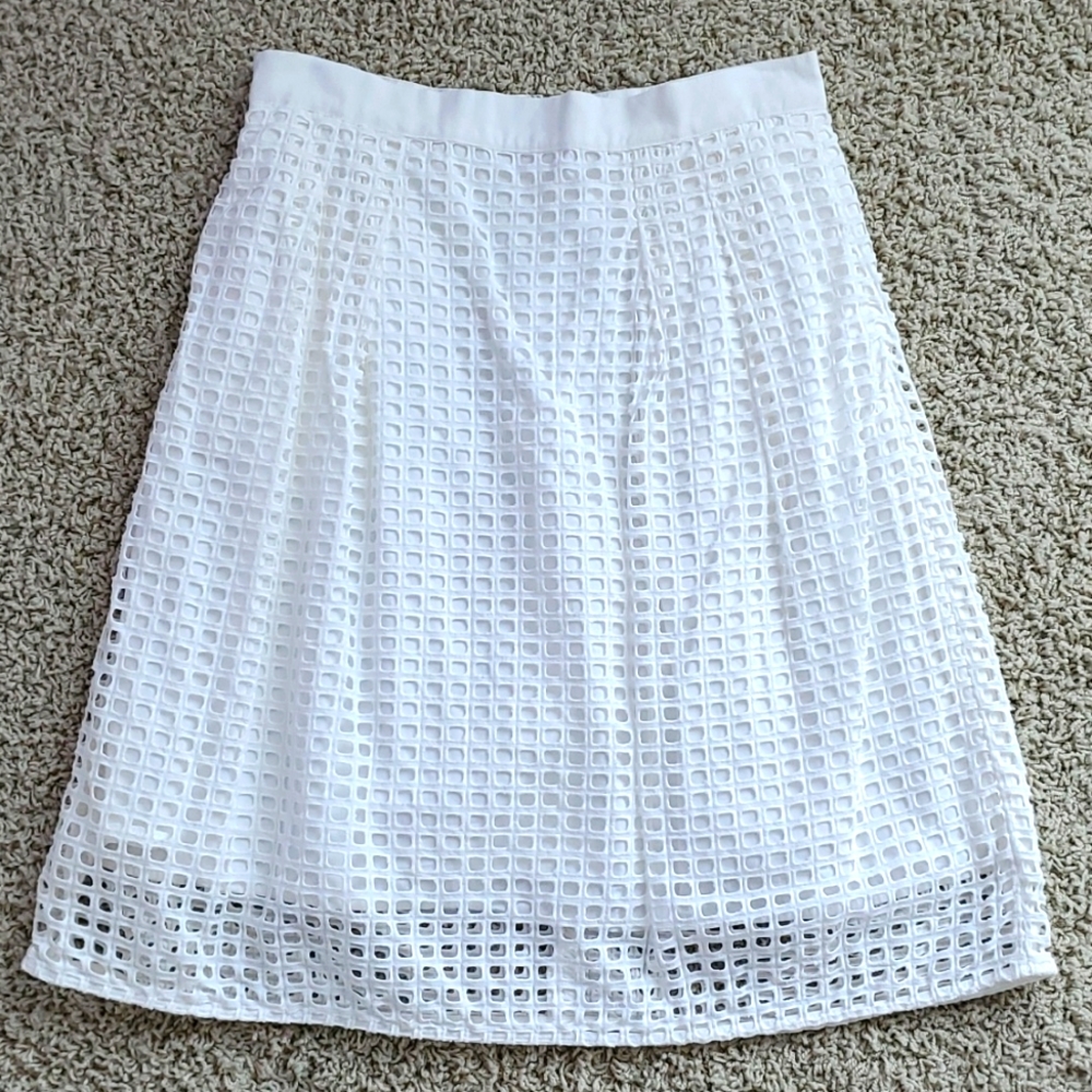 LOFT White Eyelet Pleated Skirt Size 8